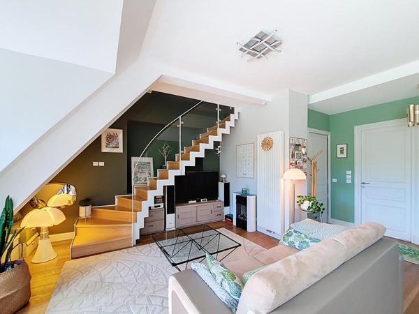 PLOEMEUR : Prestations rares pour ce Duplex de Type T3 de 72 m² avec Garage, Cave et Piscine