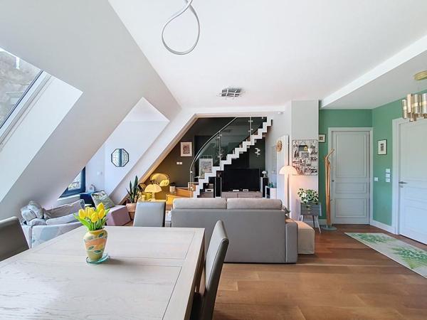PLOEMEUR : Prestations rares pour ce Duplex de Type T3 de 72 m² avec Garage, Cave et Piscine