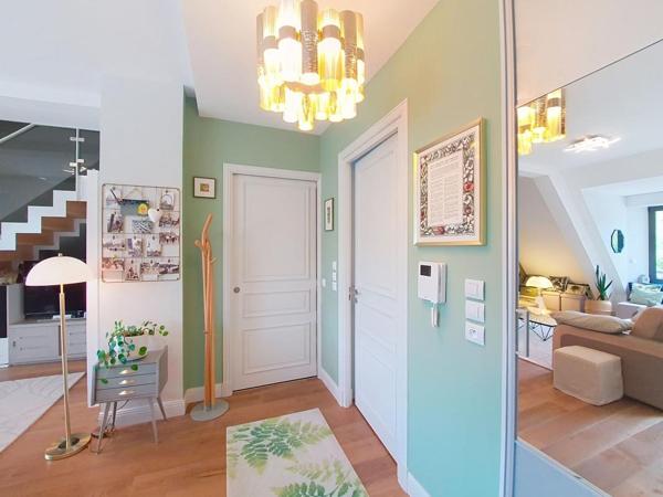 PLOEMEUR : Prestations rares pour ce Duplex de Type T3 de 72 m² avec Garage, Cave et Piscine