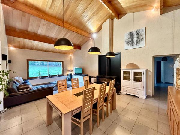 A vendre, superbe maison de plain-pied à BEAURONNE 24400