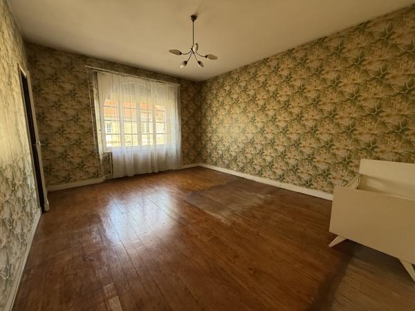 Maison  8 pièce(s)  5 chambre(s)  265 m²
