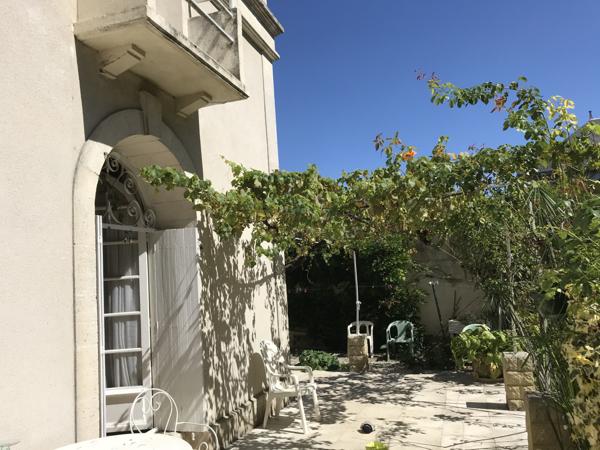 Maison  8 pièce(s)  5 chambre(s)  265 m²