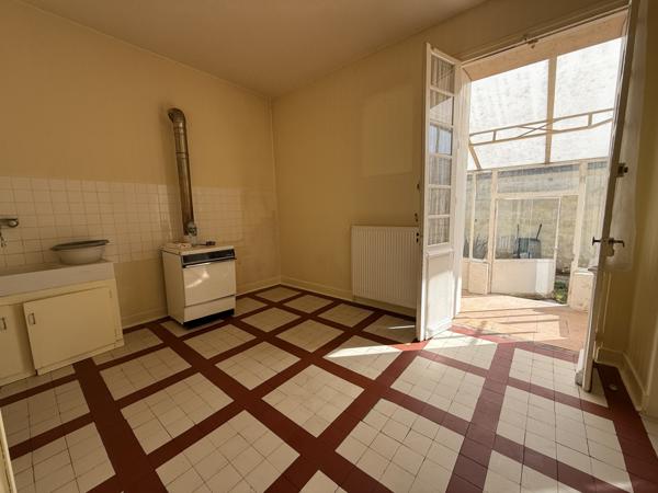 Maison  8 pièce(s)  5 chambre(s)  265 m²