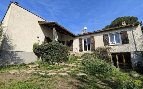 Maison à vendre    7 pièces •  Nîmes