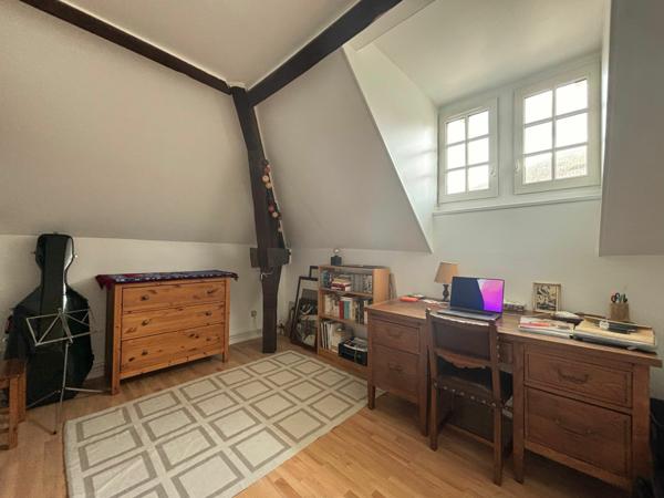 Appartement à vendre    3 pièces • 81 m2 Compiègne