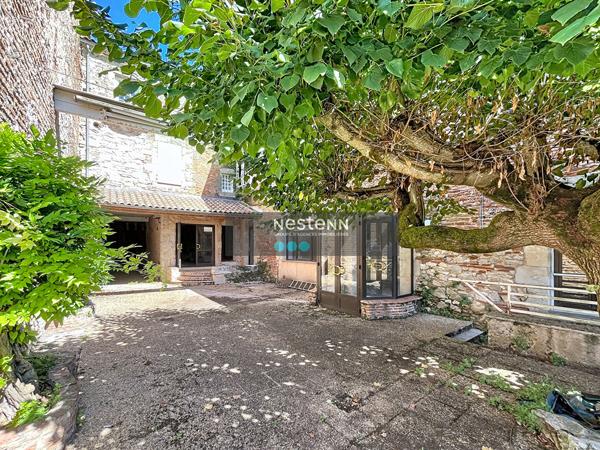 Propriété de caractère à rénover avec terrasse -47300  Villeneuve sur Lot