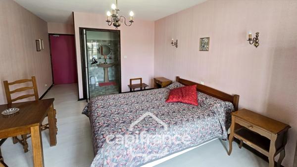 EN BOURGOGNE, FONDS DE COMMERCE ET MURS HOTEL RESTAURANT