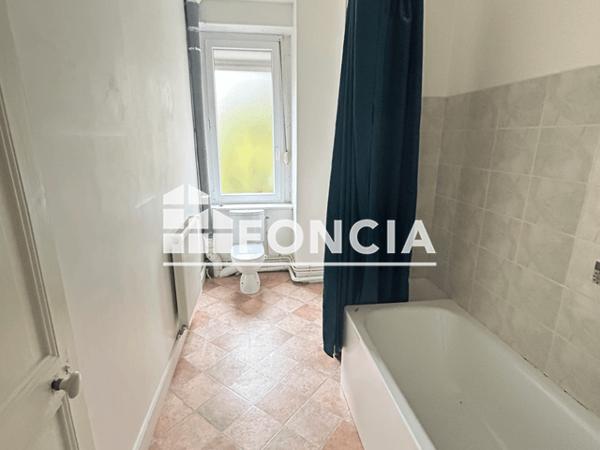 Location Appartement 3 pièces 68 m² - 19 RUE DU FOND DE SANTE Charleville-mezieres 08000