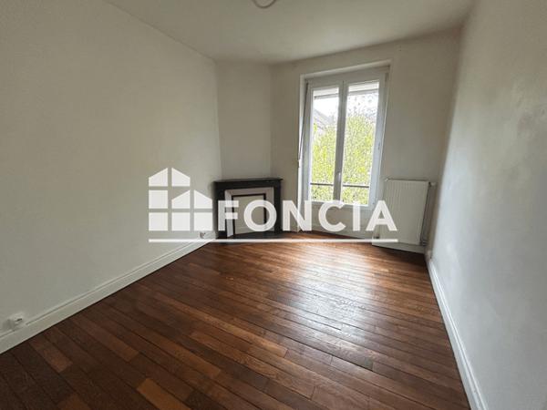 Location Appartement 3 pièces 68 m² - 19 RUE DU FOND DE SANTE Charleville-mezieres 08000