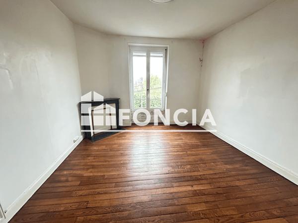 Location Appartement 3 pièces 68 m² - 19 RUE DU FOND DE SANTE Charleville-mezieres 08000