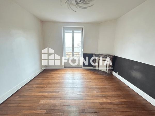 Location Appartement 3 pièces 68 m² - 19 RUE DU FOND DE SANTE Charleville-mezieres 08000
