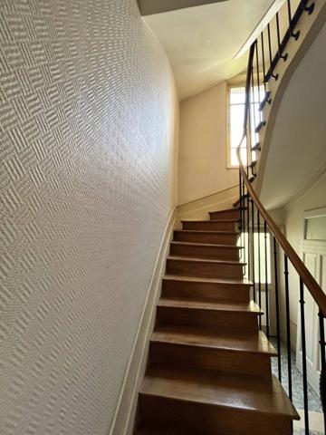 Appartement avec charme de l'ancien à finir de rénover