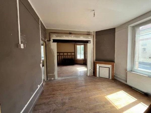 Appartement avec charme de l'ancien à finir de rénover