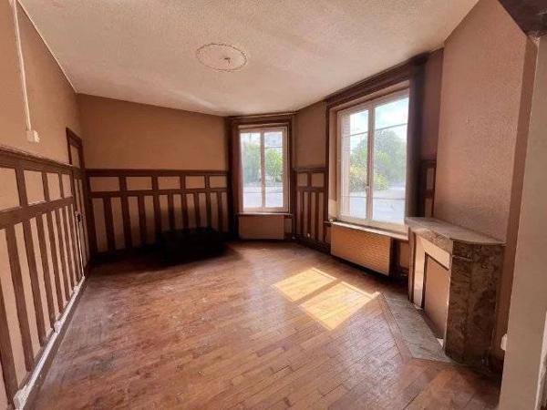 Appartement avec charme de l'ancien à finir de rénover