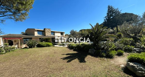 À vendre Maison 7 pièces 255 m² - Avignon 84140