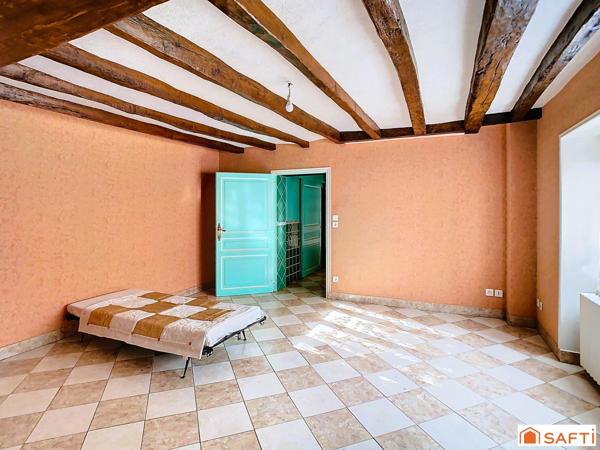 Trés beau potentiel , beaux volumes et au calme