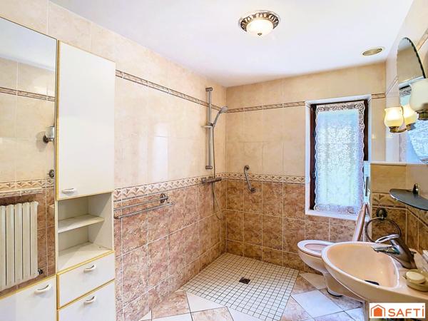 Trés beau potentiel , beaux volumes et au calme