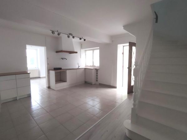 maison TYPE 5 - 87 m² hab, AVRILLE
