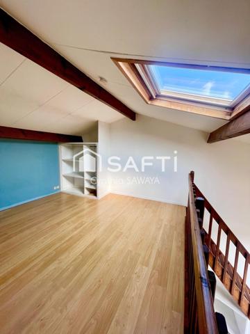 Appartement duplex avec balcon et chambre en mezzanine