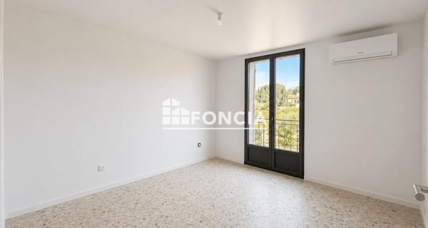 Location Appartement 4 pièces 122.34 m² - Lauris 84360
