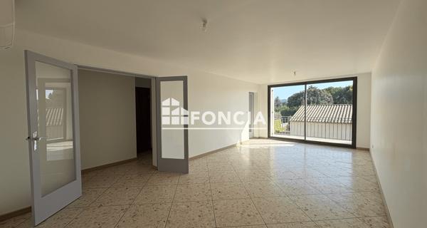 Location Appartement 4 pièces 122.34 m² - Lauris 84360