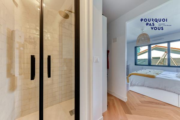 Maison familiale avec piscine et garage à Genas