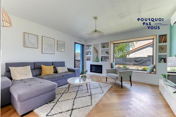 Maison familiale avec piscine et garage à Genas