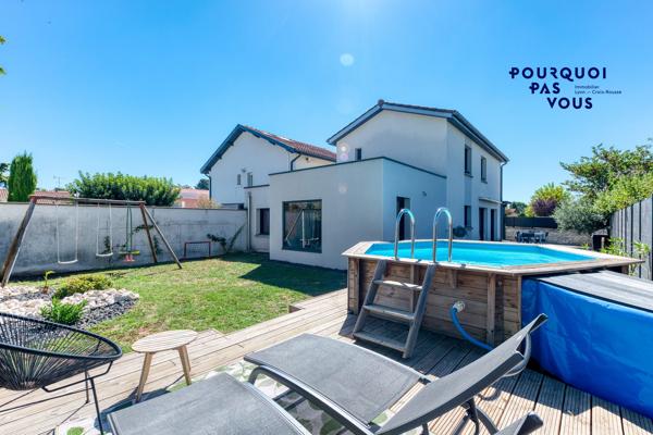 Maison familiale avec piscine et garage à Genas