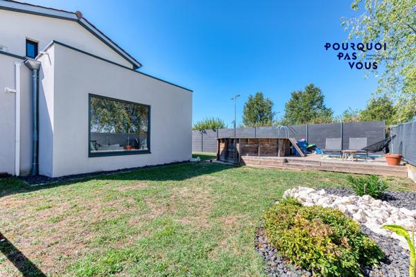 Maison familiale avec piscine et garage à Genas