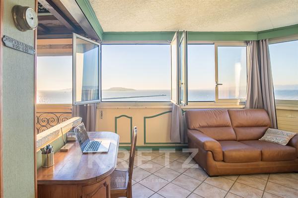 Appartement en dernier étage avec vue mer panoramique