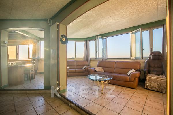 Appartement en dernier étage avec vue mer panoramique