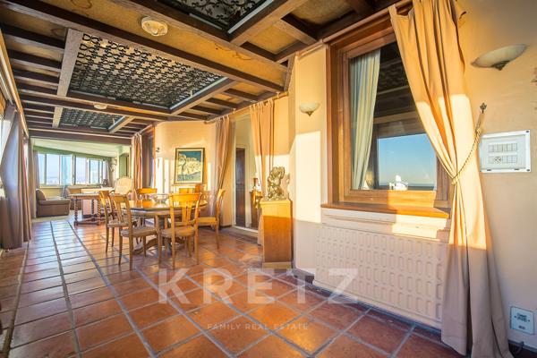 Appartement en dernier étage avec vue mer panoramique