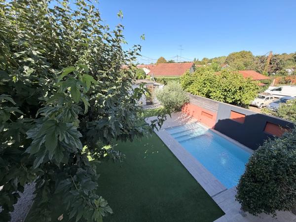 Maison Castor totalement rénovée (DPE C) de 5 pièces avec piscine et garage dans quartier prisé de MONT DE MARSAN (40)
