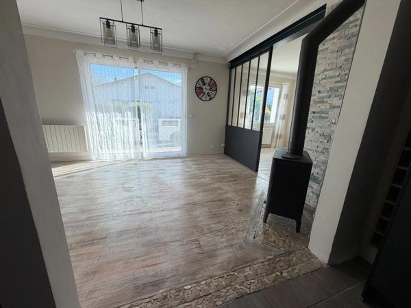 Maison Castor totalement rénovée (DPE C) de 5 pièces avec piscine et garage dans quartier prisé de MONT DE MARSAN (40)