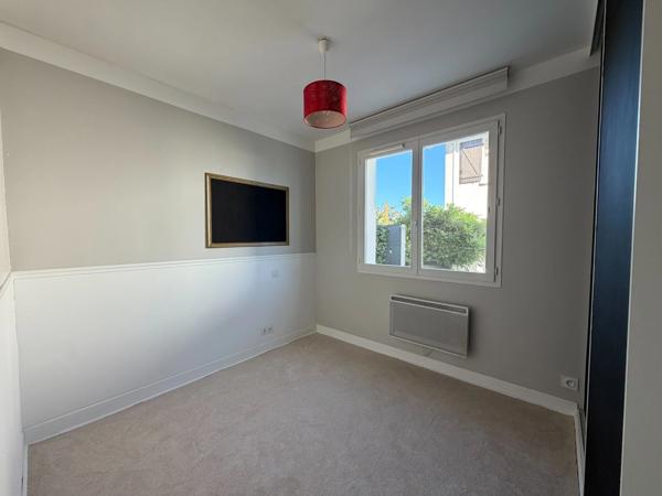 Maison Castor totalement rénovée (DPE C) de 5 pièces avec piscine et garage dans quartier prisé de MONT DE MARSAN (40)