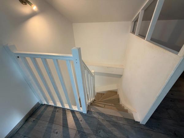 Maison Castor totalement rénovée (DPE C) de 5 pièces avec piscine et garage dans quartier prisé de MONT DE MARSAN (40)