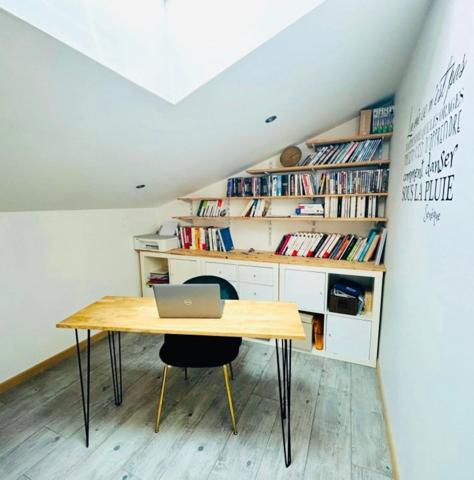 Maison Castor totalement rénovée (DPE C) de 5 pièces avec piscine et garage dans quartier prisé de MONT DE MARSAN (40)