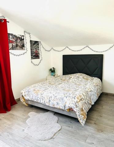 Maison Castor totalement rénovée (DPE C) de 5 pièces avec piscine et garage dans quartier prisé de MONT DE MARSAN (40)