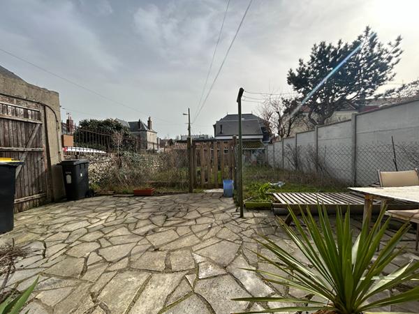 MAISON DE CHARME EN BRIQUES - A RENOVER - JARDIN CLOS - EXPOSITION PLEIN SUD