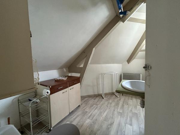 MAISON DE CHARME EN BRIQUES - A RENOVER - JARDIN CLOS - EXPOSITION PLEIN SUD