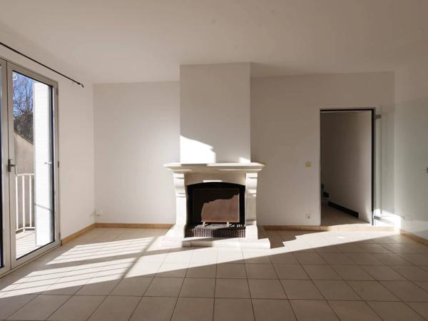 IMMEUBLE DE RAPPORT NOMBREUSES POSSIBLITES