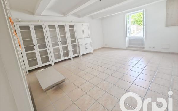 Appartement à louer    4 pièces • 70 m2 Laval-Saint-Roman