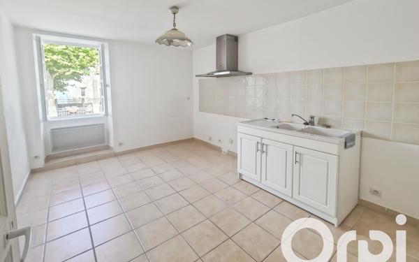 Appartement à louer    4 pièces • 70 m2 Laval-Saint-Roman