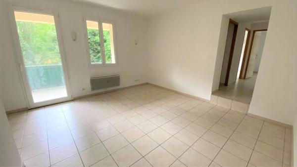 SISTERON- Appartement T4 avec terrasse - 74m²