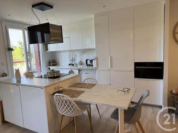 Appartement T3 à vendre  3 pièces - 65,40 m2 ST JEAN DE LUZ - 64