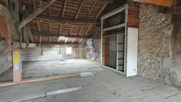 Vente maison de ville Angouleme (16000), 280.00m² avec 10 pièce(s) dont 5 chambre(s). Agence Allard Brimeaud