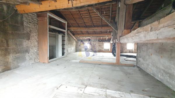 Vente maison de ville Angouleme (16000), 280.00m² avec 10 pièce(s) dont 5 chambre(s). Agence Allard Brimeaud