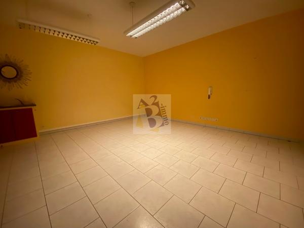 Vente maison de ville Angouleme (16000), 280.00m² avec 10 pièce(s) dont 5 chambre(s). Agence Allard Brimeaud