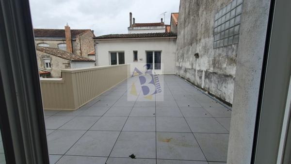 Vente maison de ville Angouleme (16000), 280.00m² avec 10 pièce(s) dont 5 chambre(s). Agence Allard Brimeaud