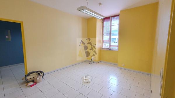 Vente maison de ville Angouleme (16000), 280.00m² avec 10 pièce(s) dont 5 chambre(s). Agence Allard Brimeaud